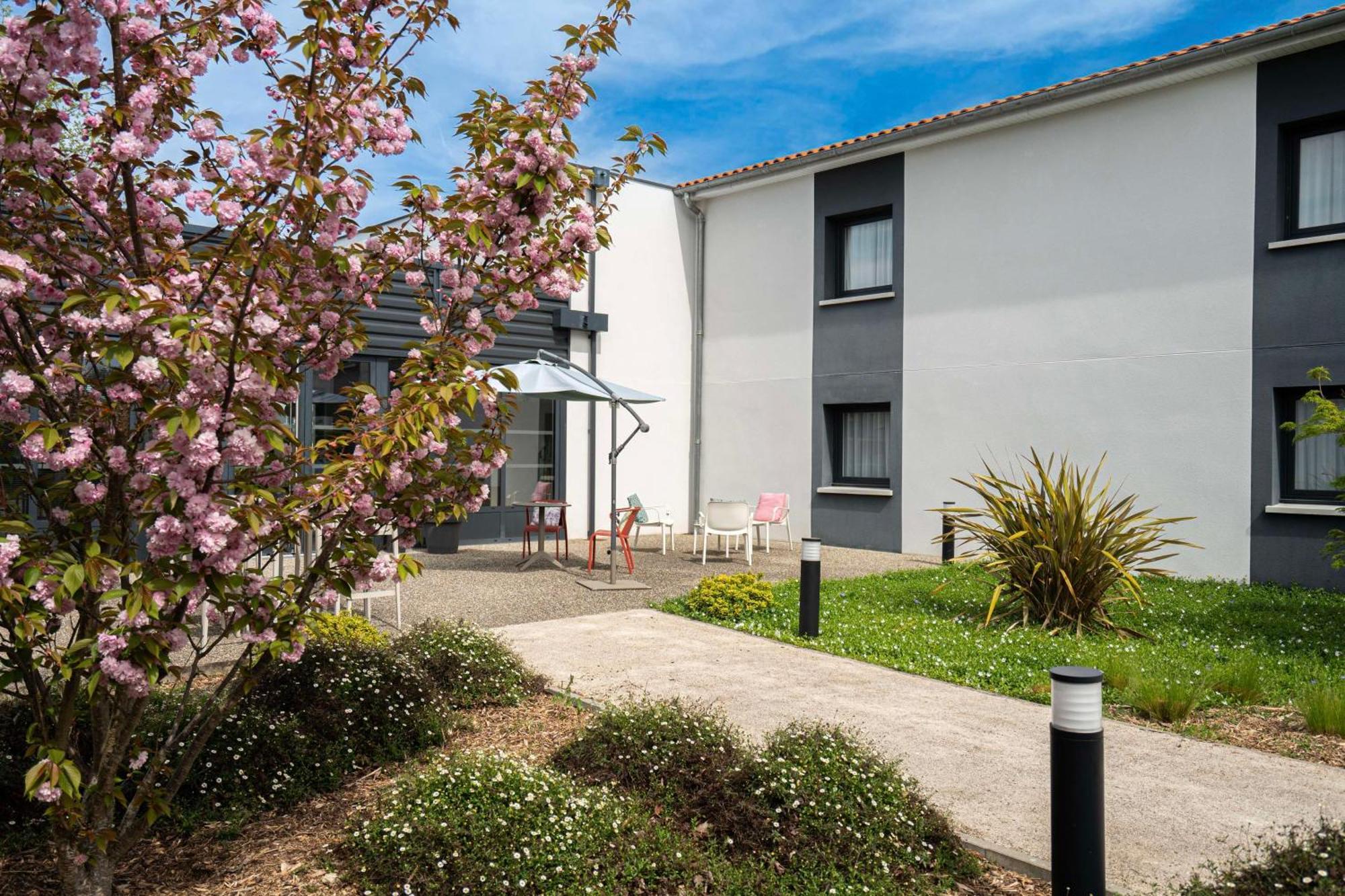 Sure Hotel By Best Western Les Portes De Montauban Eksteriør bilde